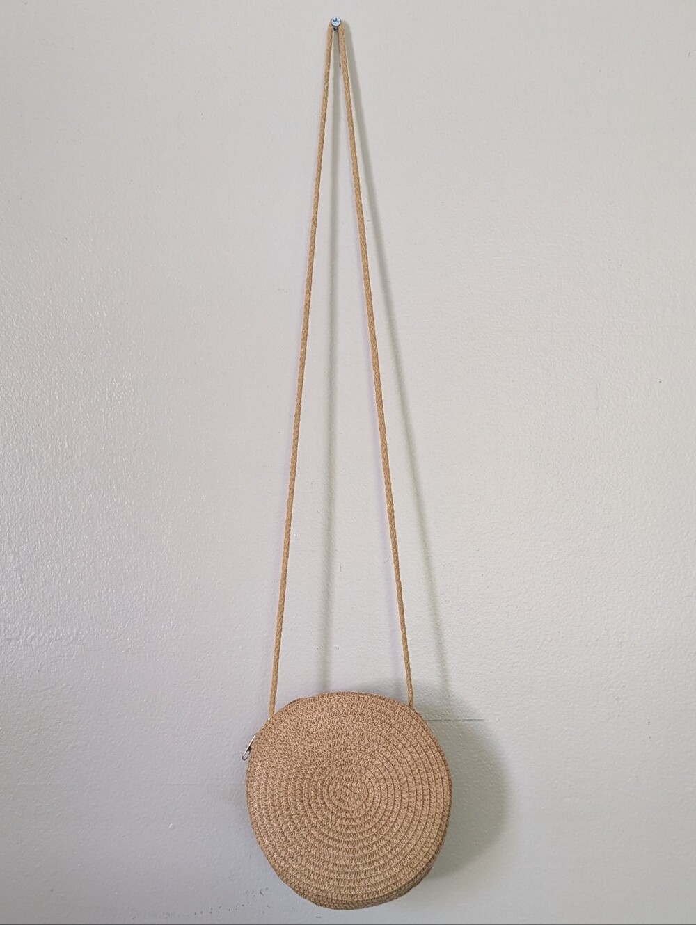 Round Straw Style Crossbody Bag in Natural Tan Zipper Closure Summer Vacation
